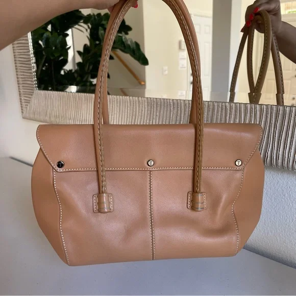 Tod’s D Bag Handbag - Camel / Tan Leather Shoulder Bag